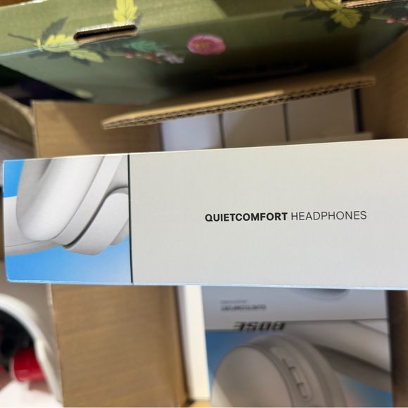 BOSE QUIETCOMFORT NOISE CANCELLING HEADPHONES 5V MOONLIGHT GREY BRAND NEW - Picture 4 of 5